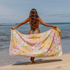 bundle of FOUR beach blankets